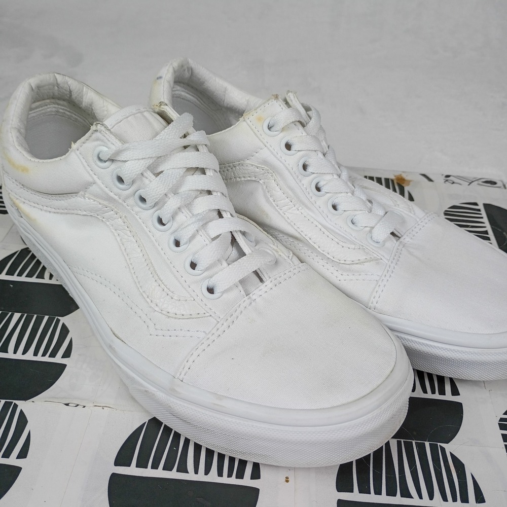 Vans Old Skool‎ Triple White Canvas Low Top Sneakers Mens 7.5 Womens 9.0